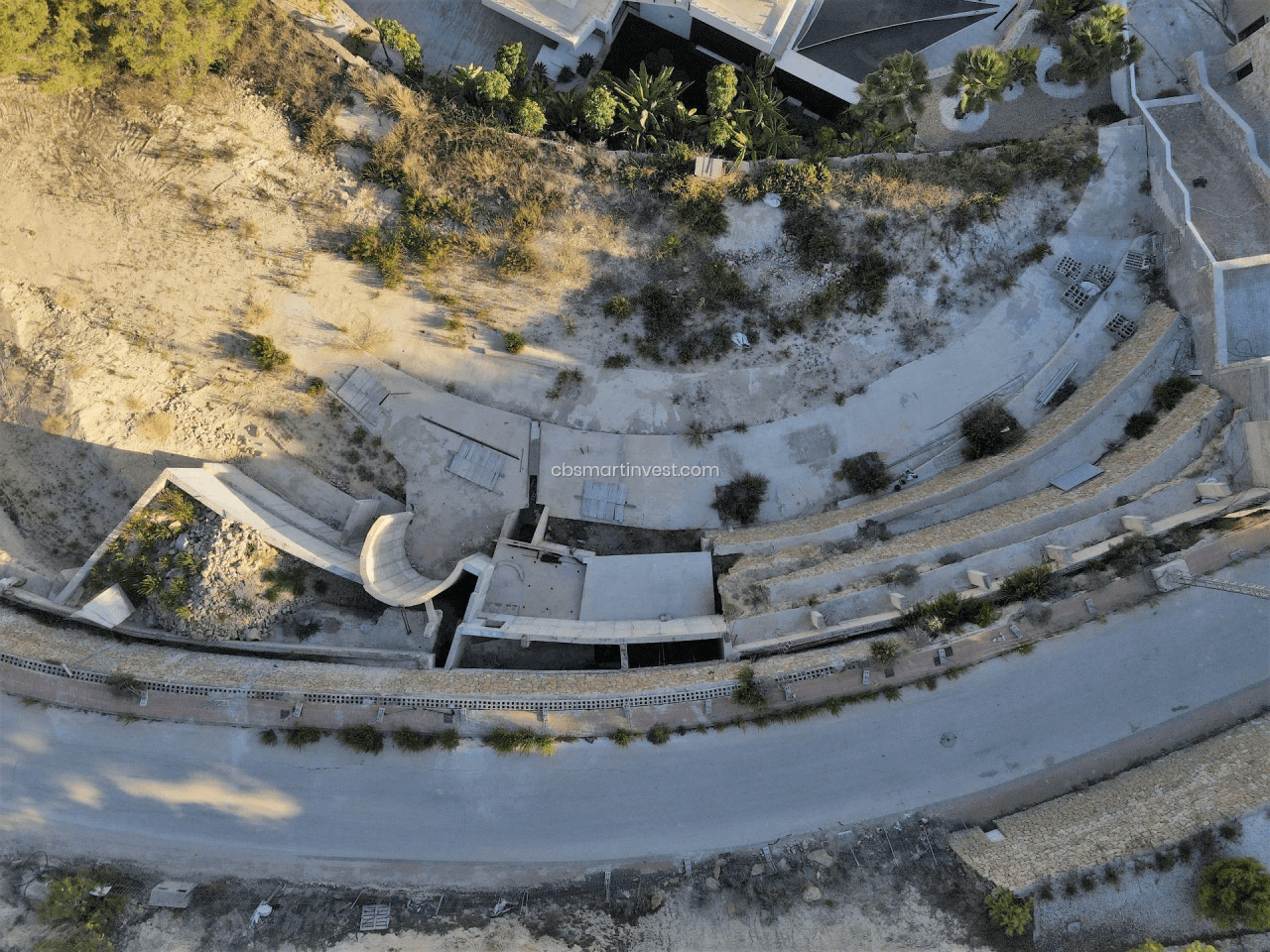 Villa de lujo con diseño único en construcción con vistas al mar