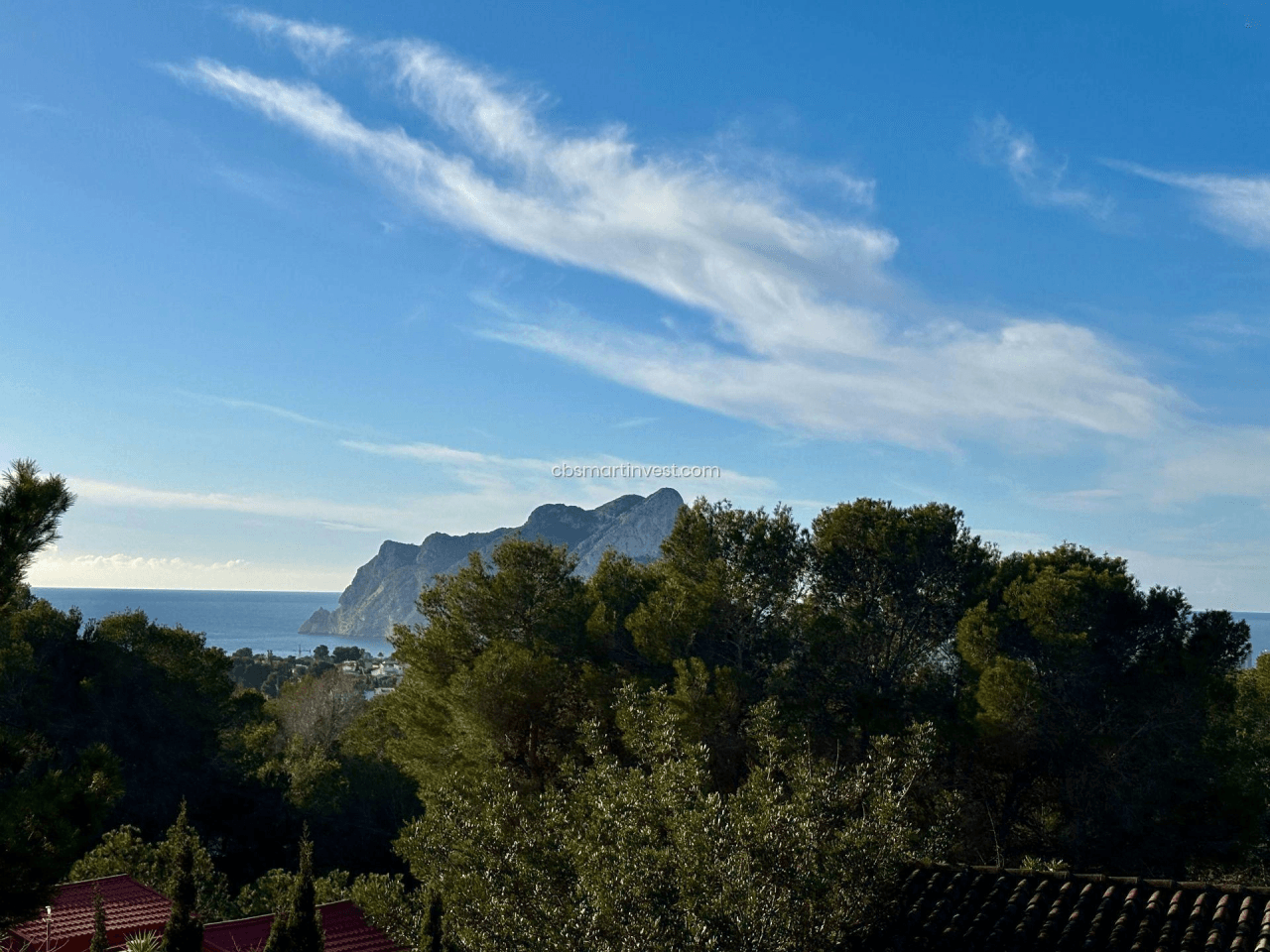 Exclusiva amplia parcela con vistas al mar