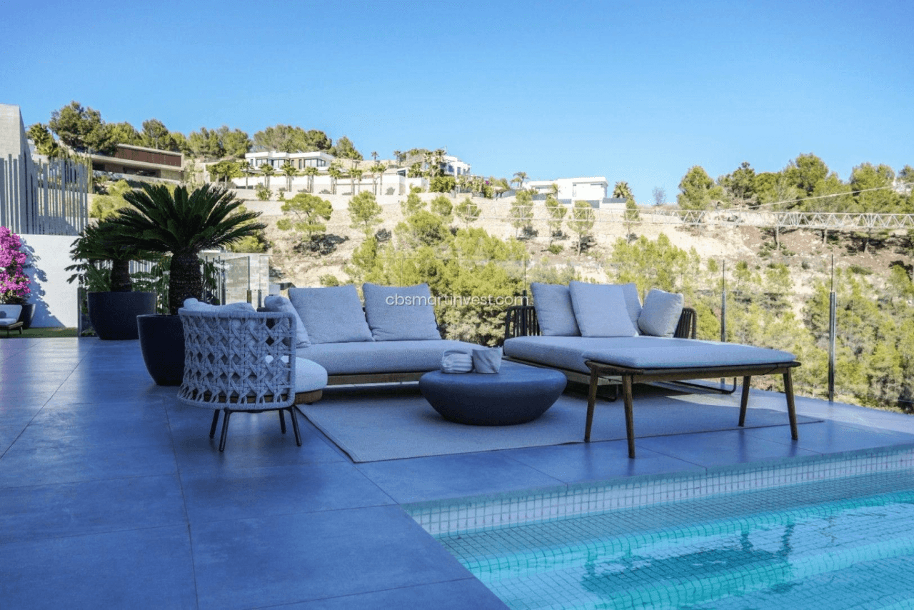 Impresionante villa moderna con vistas al mar
