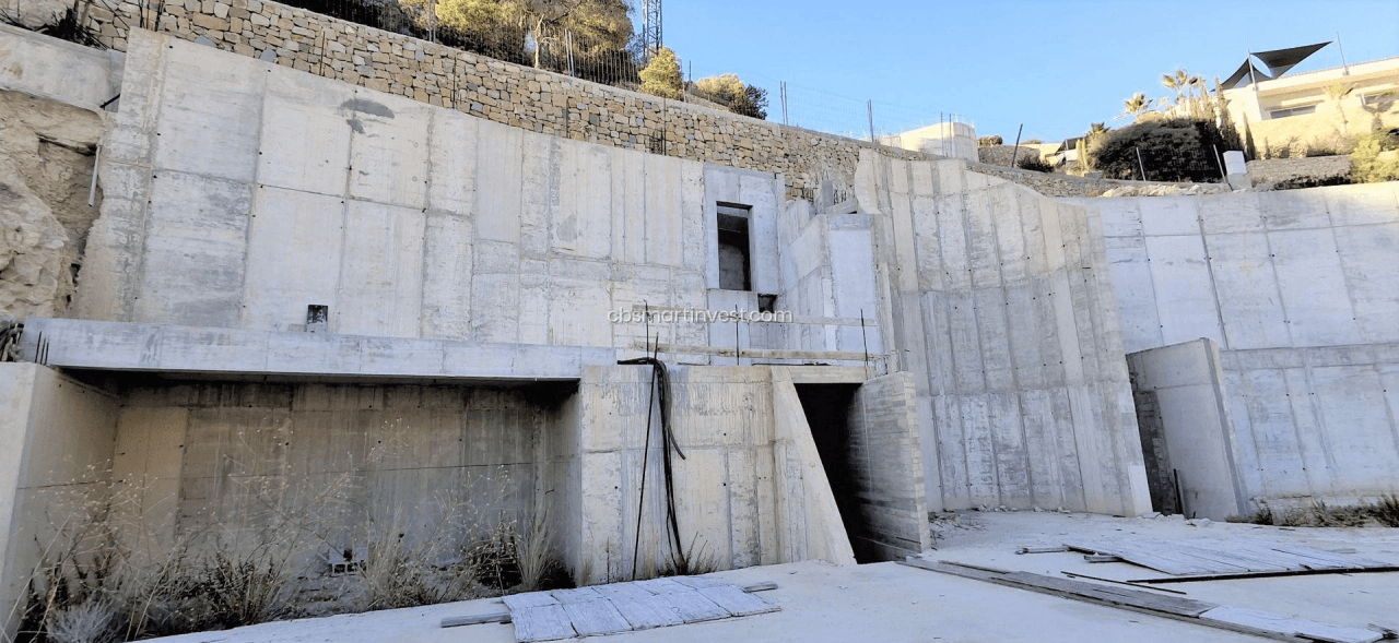 Villa de lujo con diseño único en construcción con vistas al mar