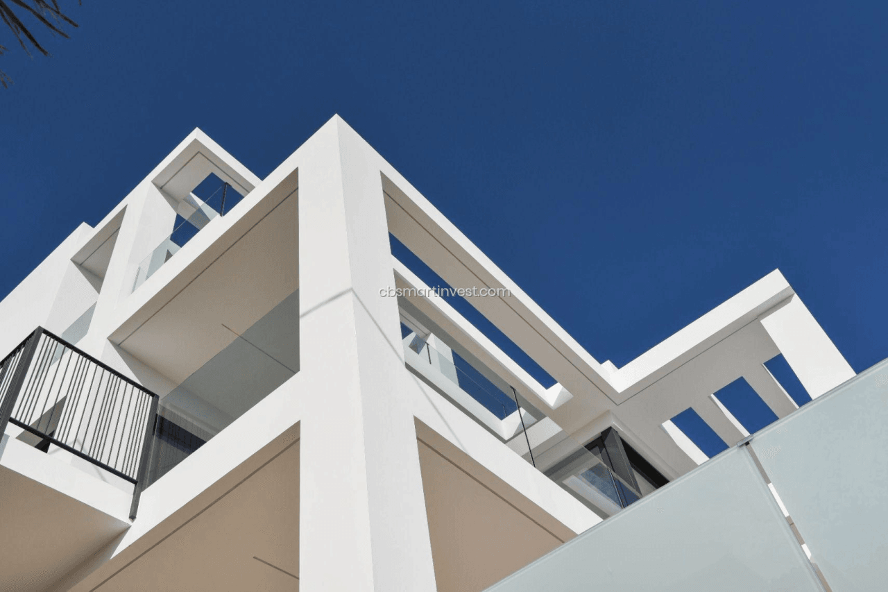 Nueva villa de diseño moderno con espectaculares vistas panorámicas al mar