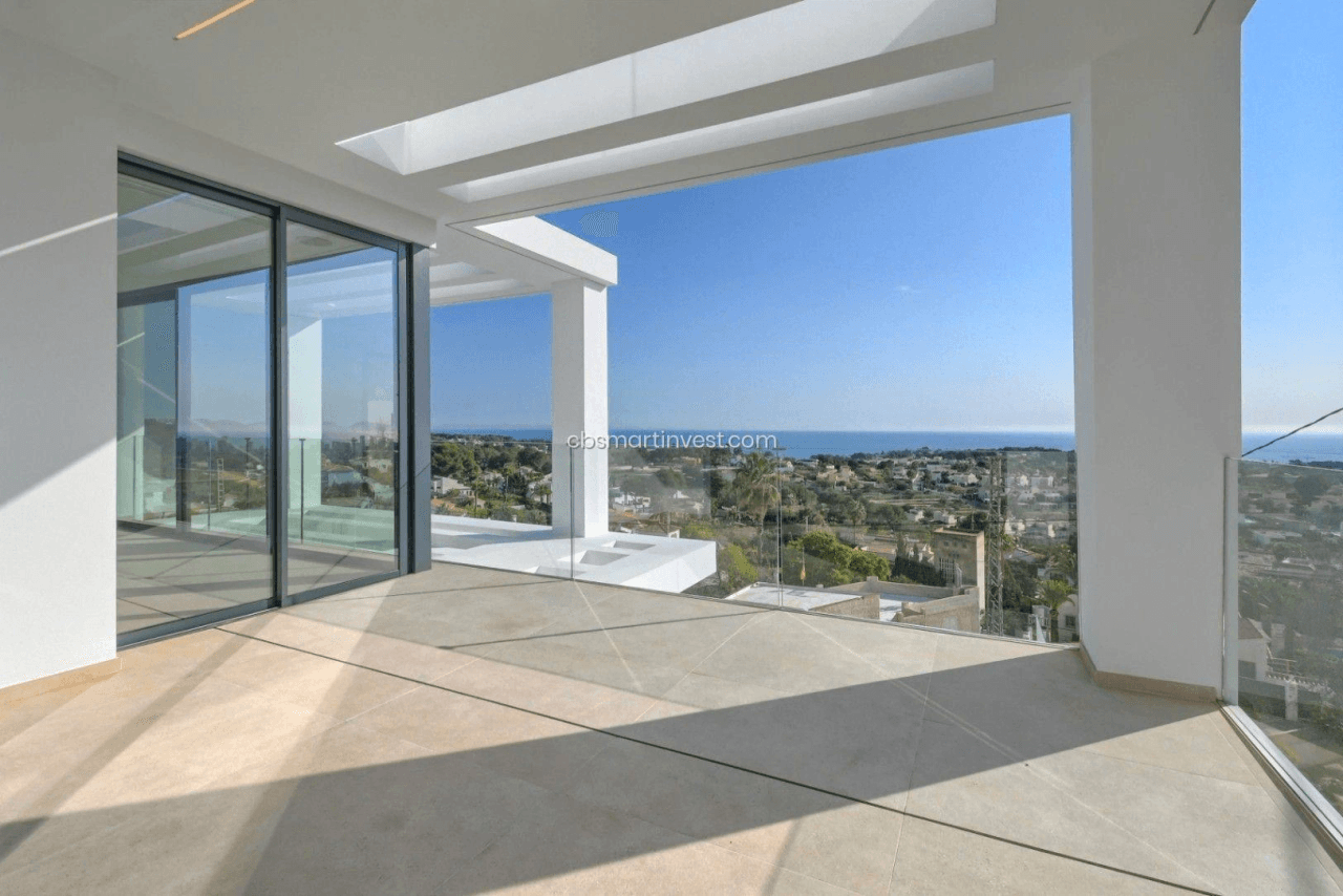 Nueva villa de diseño moderno con espectaculares vistas panorámicas al mar