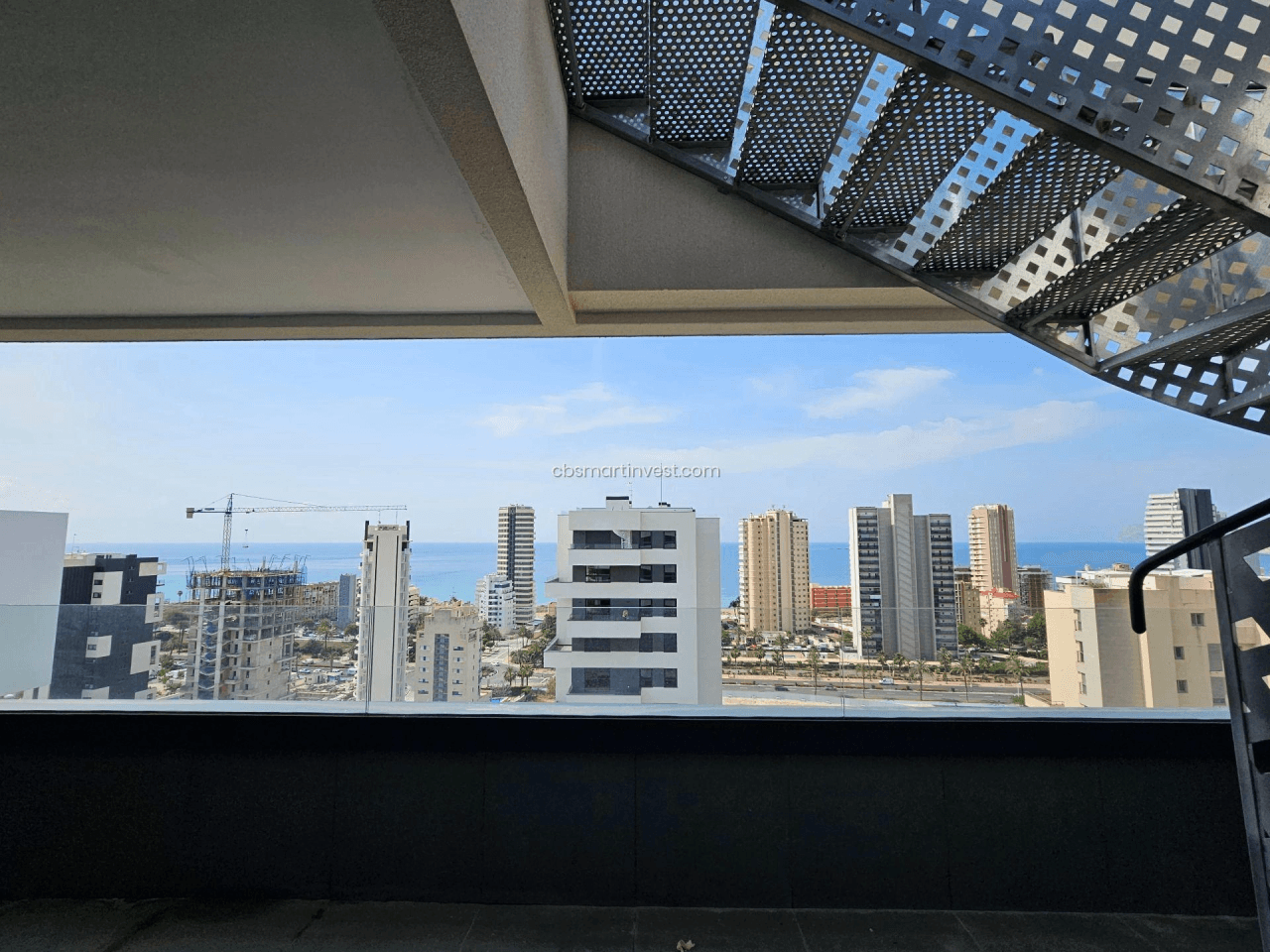 Ático a estrenar con vistas panoramicas de Calpe y el mar