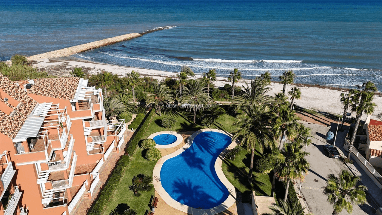 Apartamento en primera linea de playa en Las Marinas, Dénia