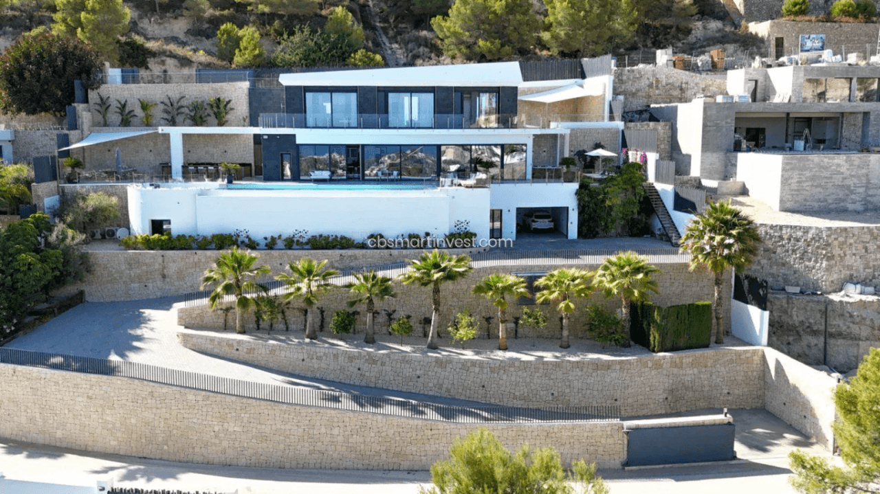 Impresionante villa moderna con vistas al mar