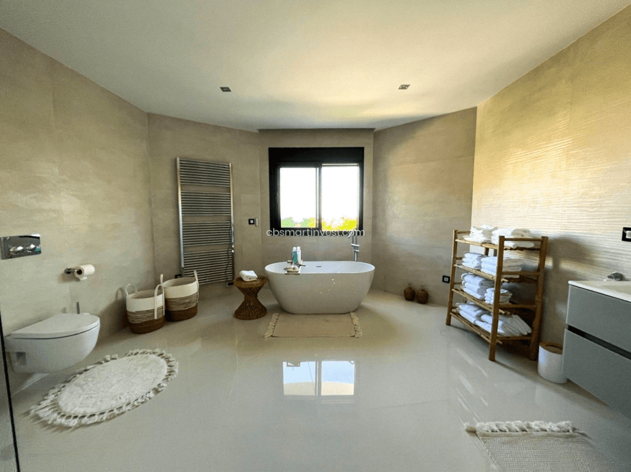 Impresionante villa moderna con vistas al mar