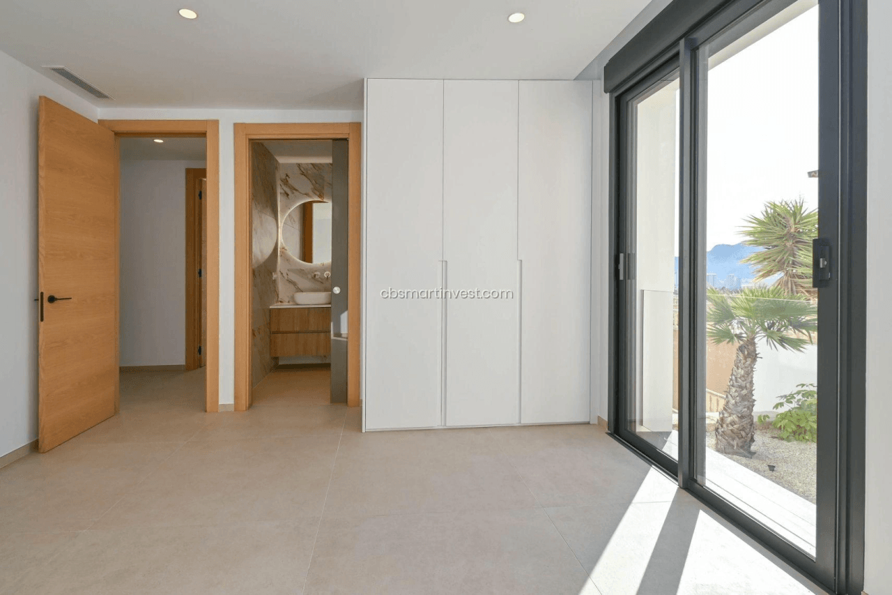 Nueva villa de diseño moderno con espectaculares vistas panorámicas al mar