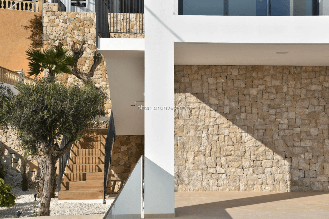 Nueva villa de diseño moderno con espectaculares vistas panorámicas al mar