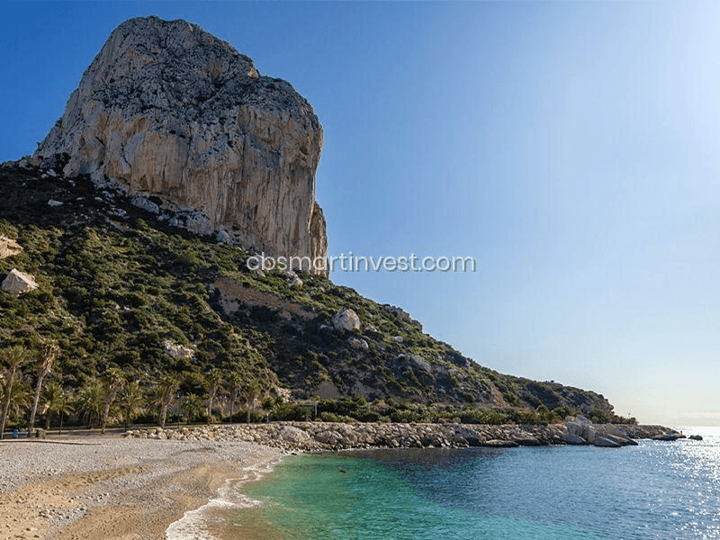 Apartamentos y áticos dúplex en primera línea de playa en La Fossa, Calpe