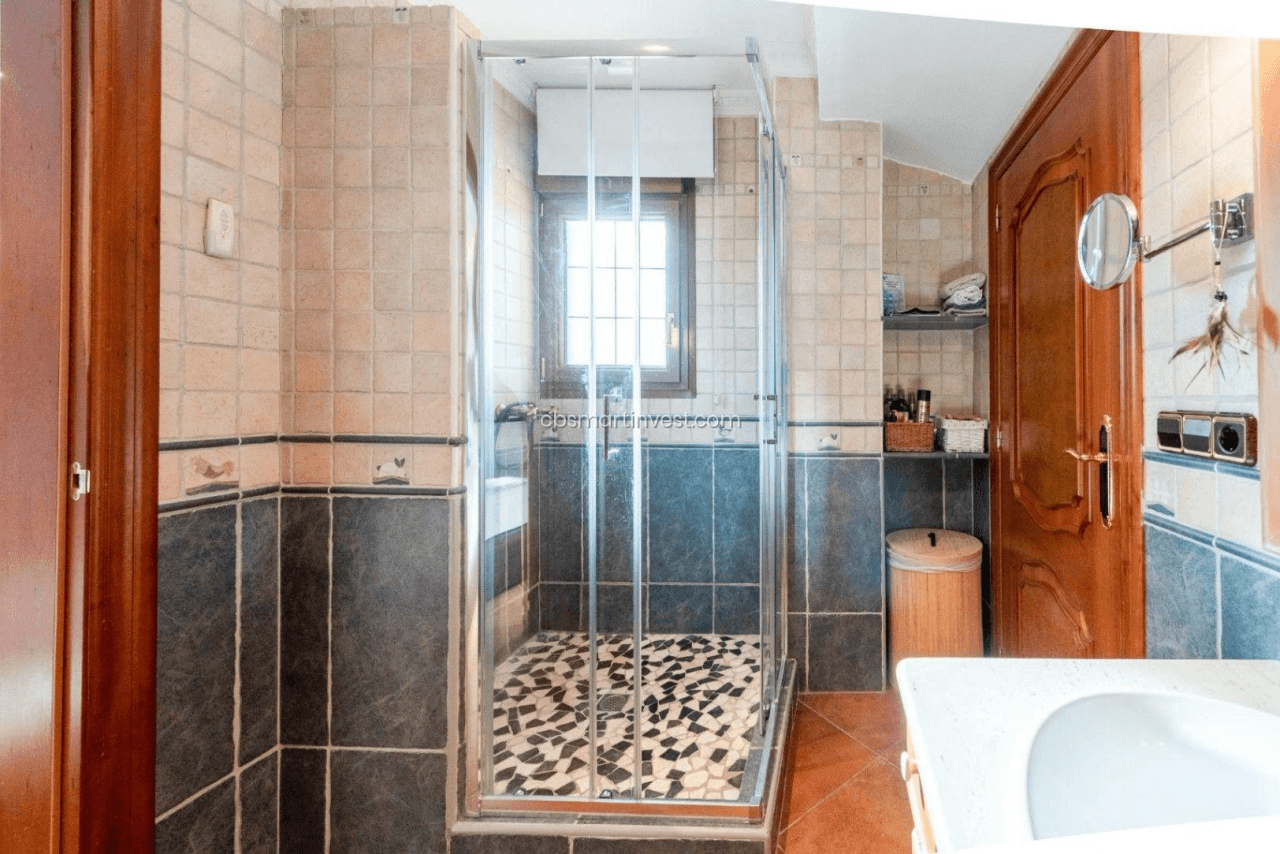 Amplia villa con comodidades excepcionales