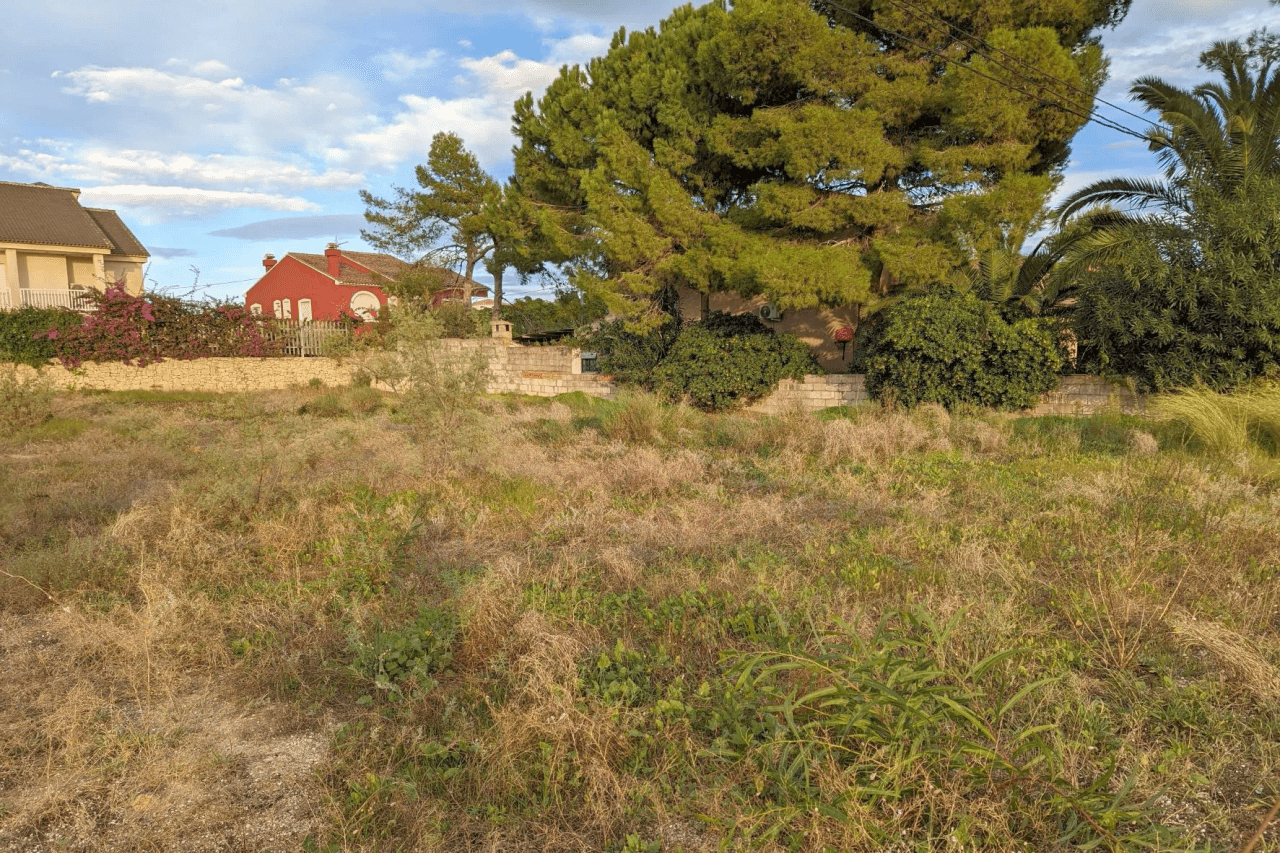 Land en venta en Denia