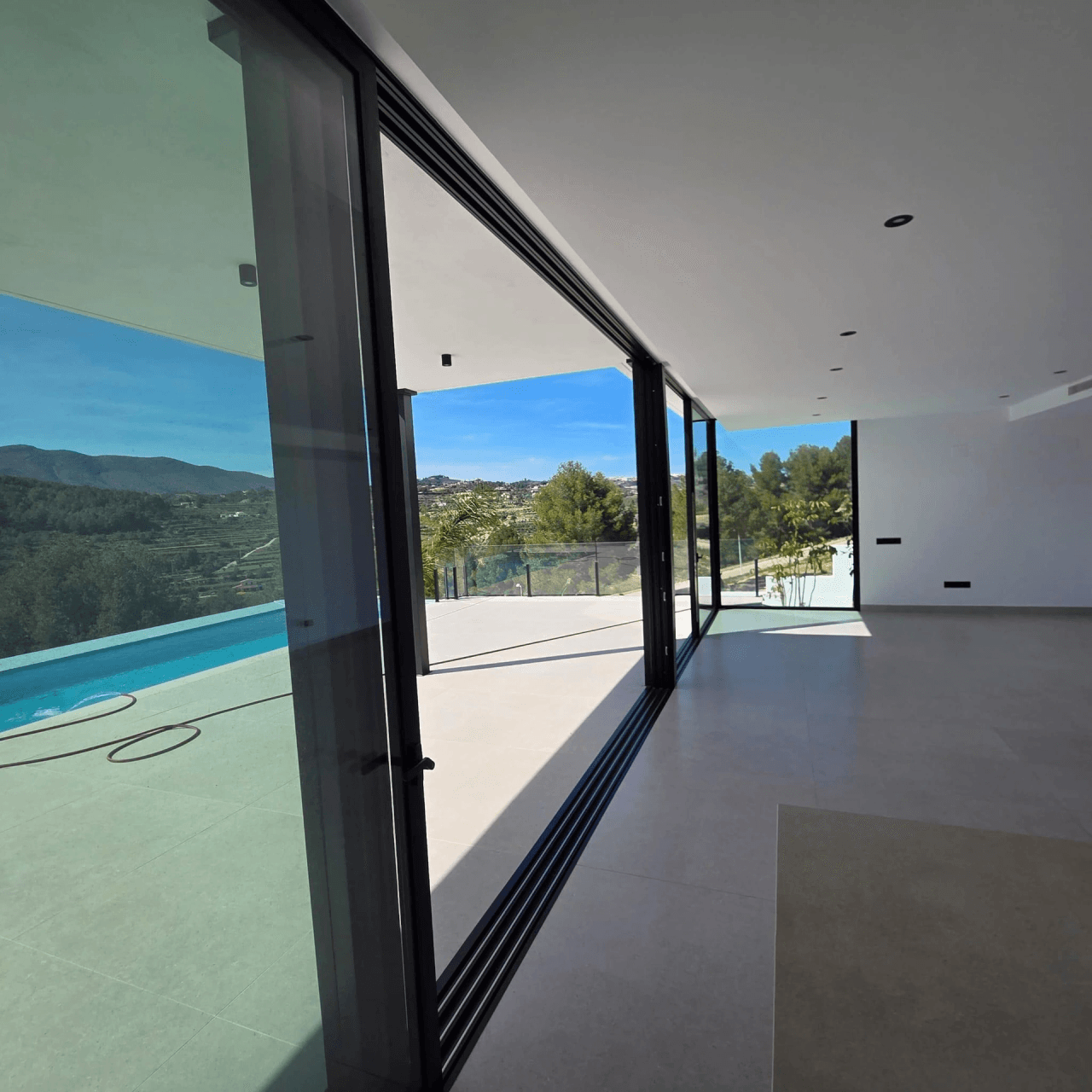 Villa de nueva construcción lista para entrar a vivir