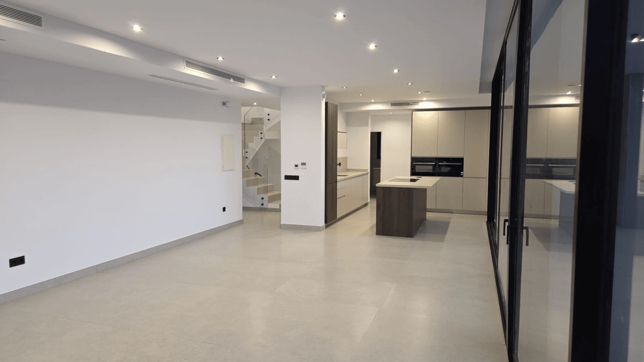 Villa de nueva construcción lista para entrar a vivir