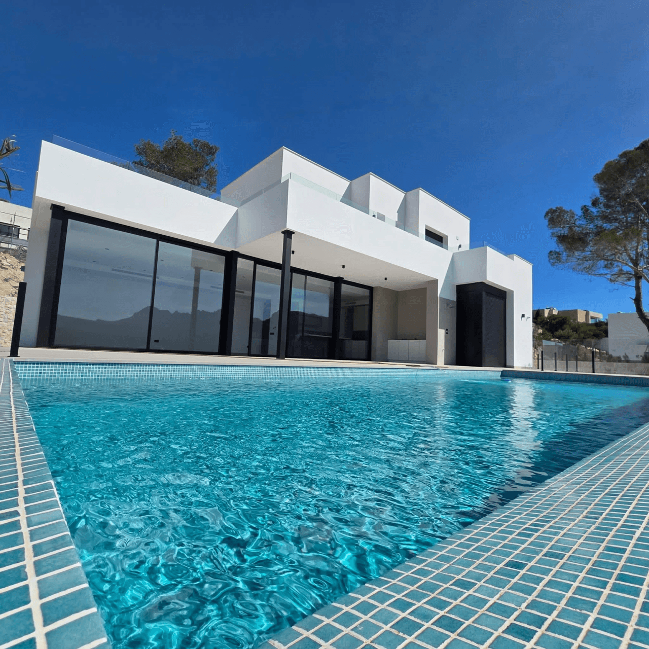 Villa de nueva construcción lista para entrar a vivir