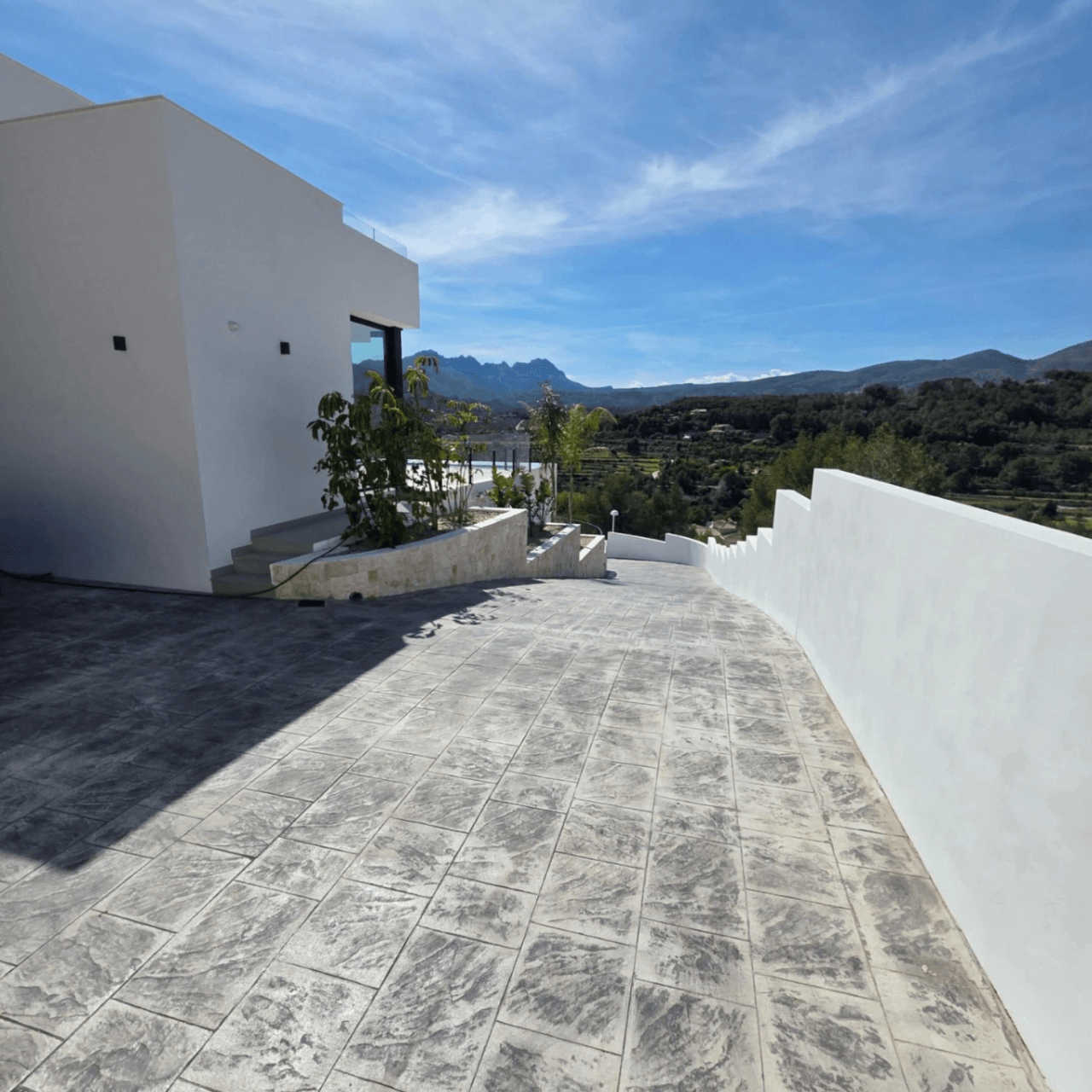 Villa de nueva construcción lista para entrar a vivir
