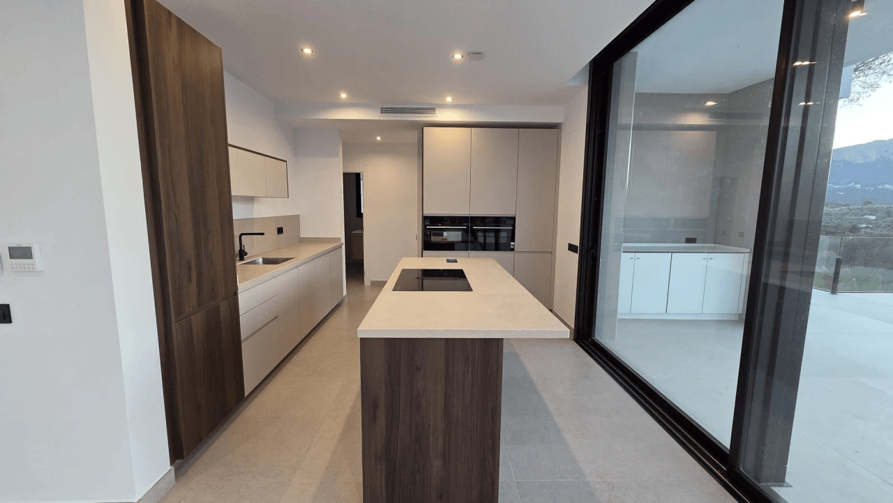 Villa de nueva construcción lista para entrar a vivir