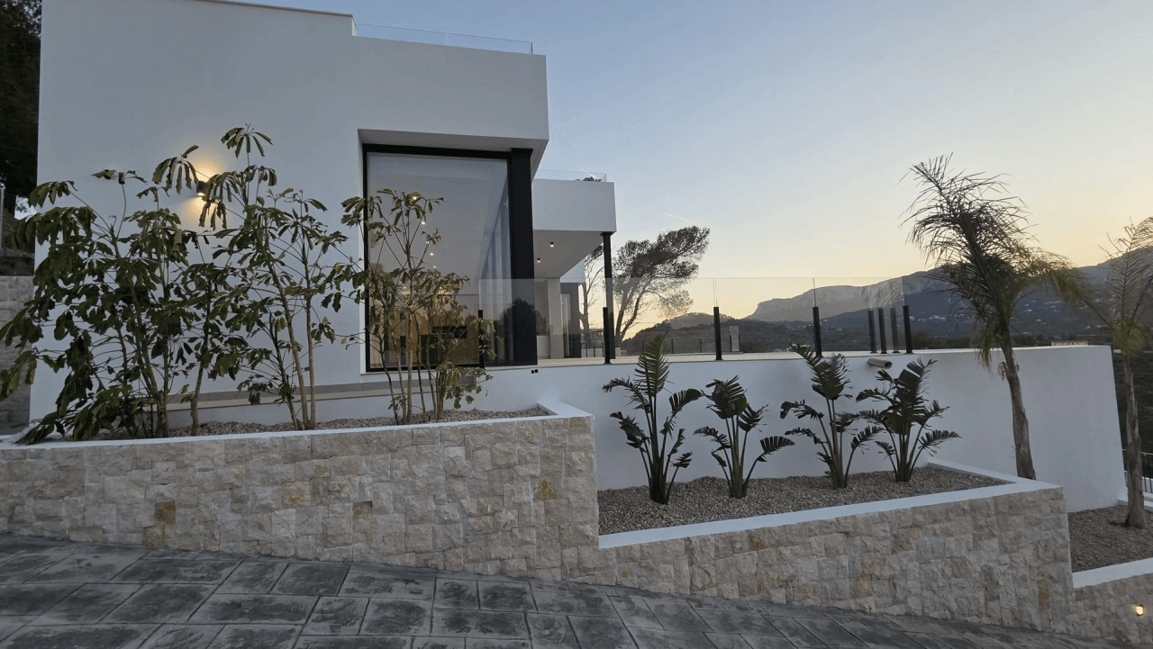 Villa de nueva construcción lista para entrar a vivir