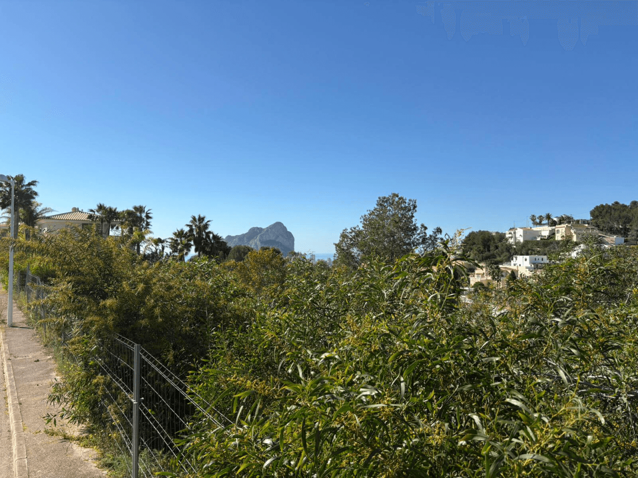 Parcela con vistas al mar en Calpe