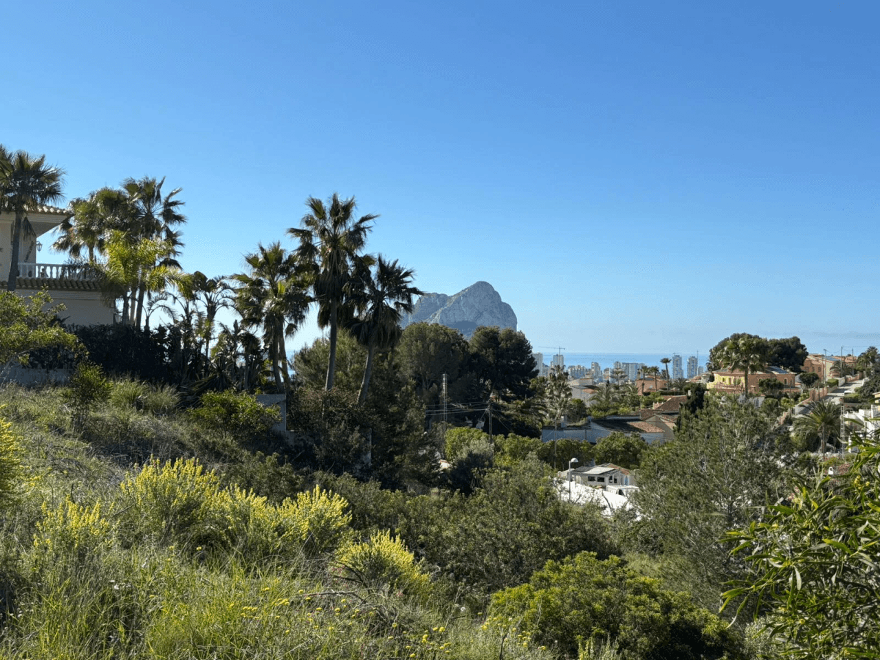 Parcela con vistas al mar en Calpe