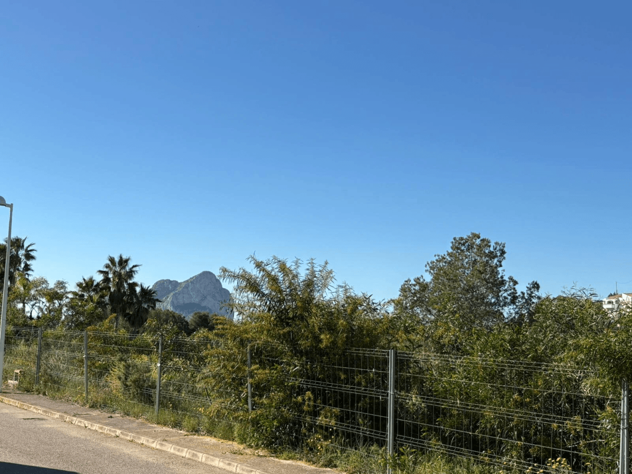 Parcela con vistas al mar en Calpe