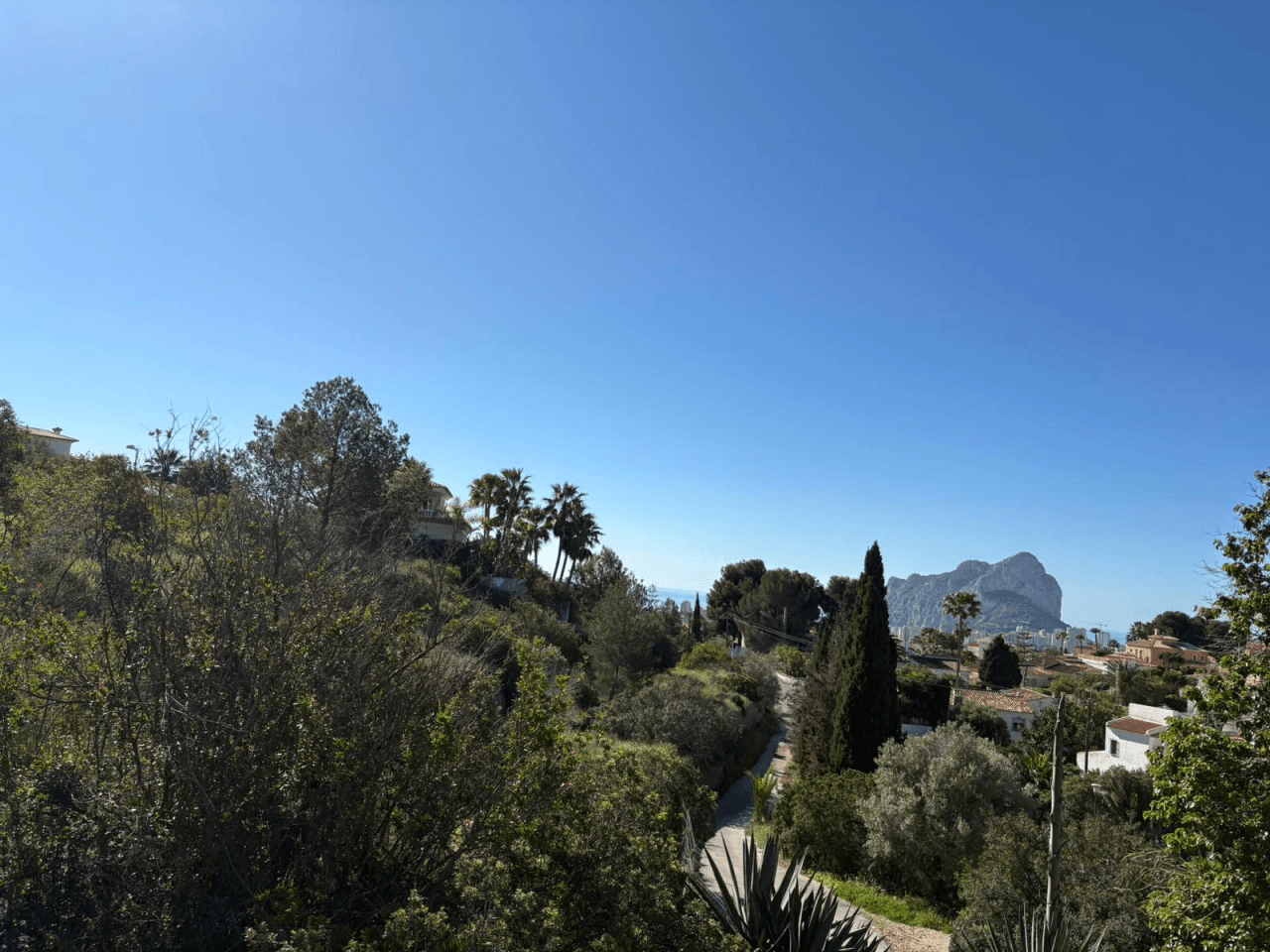 Parcela con vistas al mar en Calpe