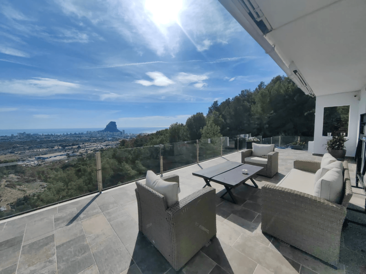 Villa de lujo con vistas panorámicas al mar en venta en Calpe
