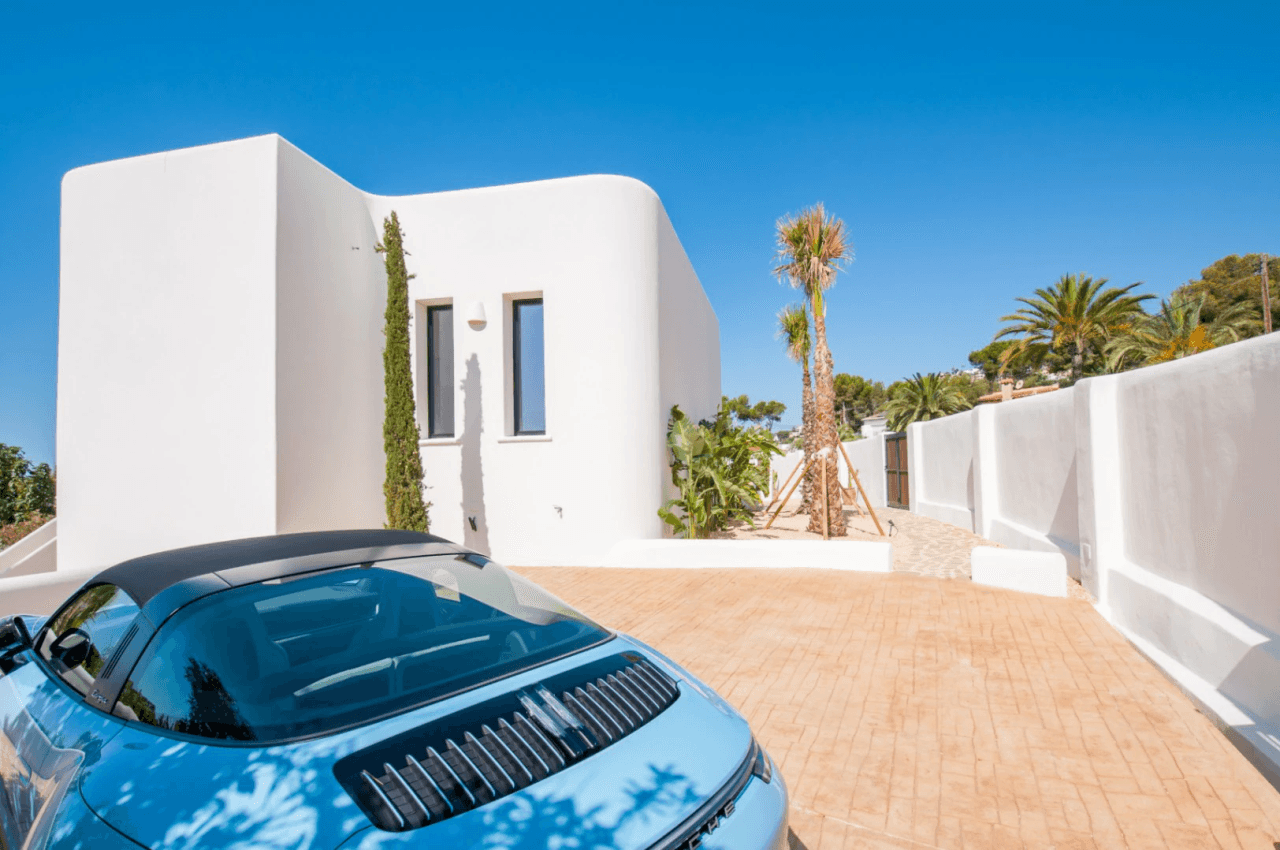 Moderna villa de lujo con vistas al mar en venta en Moraira