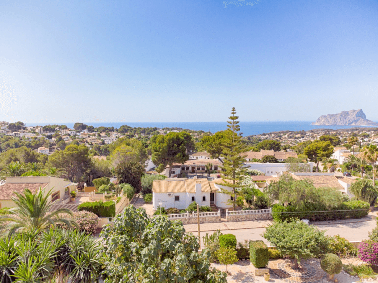 Moderna villa de lujo con vistas al mar en venta en Moraira