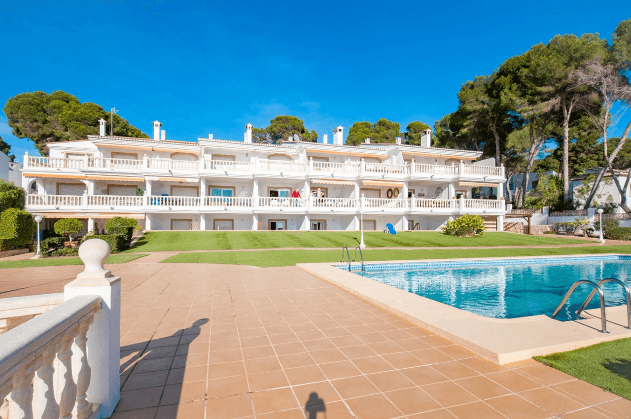Apartamento con vista panorámica al mar a 100 metros de la playa