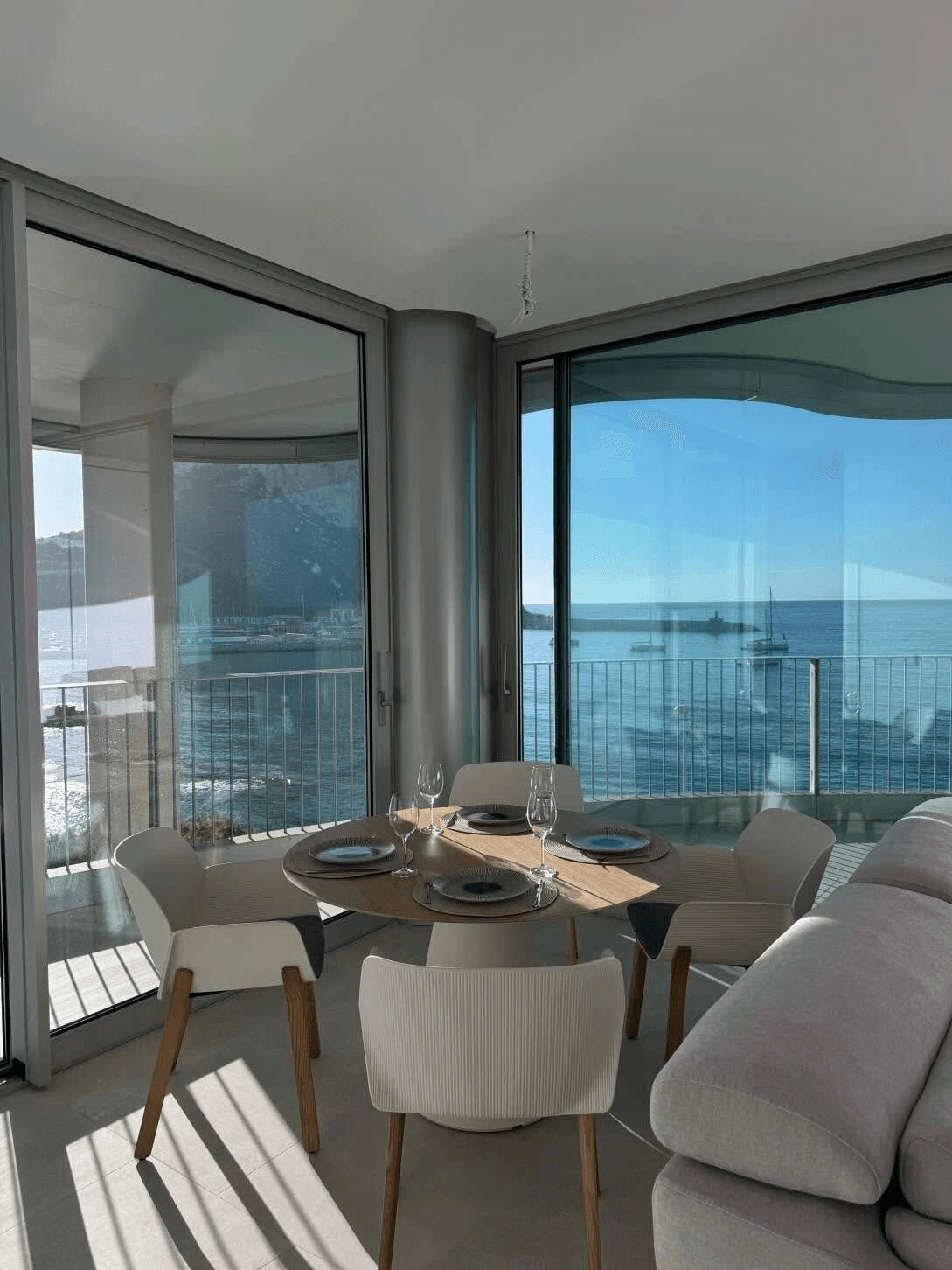 Exclusiva y privada apartamento en primera línea de mar en Calpe