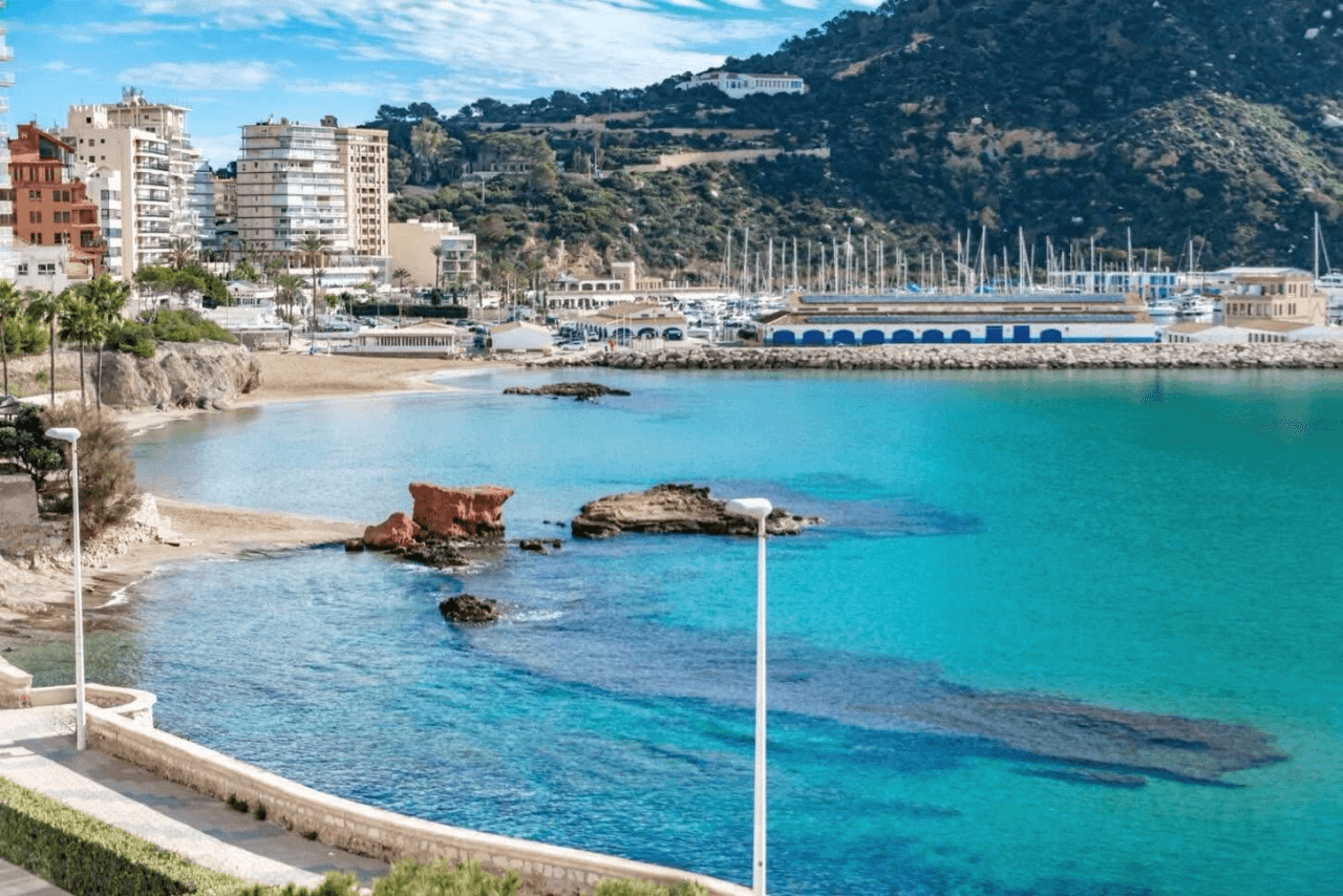 Exclusiva y privada apartamento en primera línea de mar en Calpe