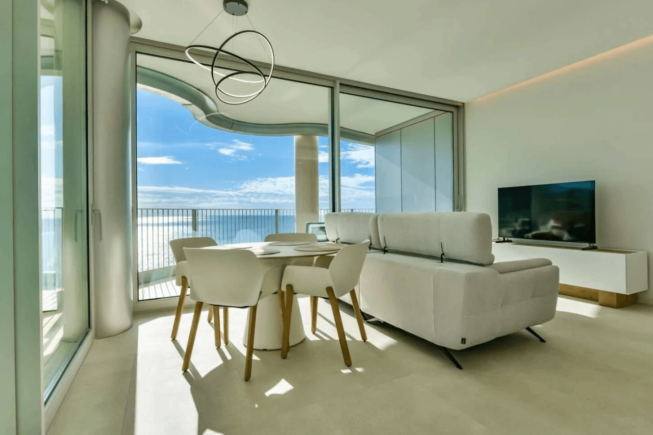 Exclusiva y privada apartamento en primera línea de mar en Calpe