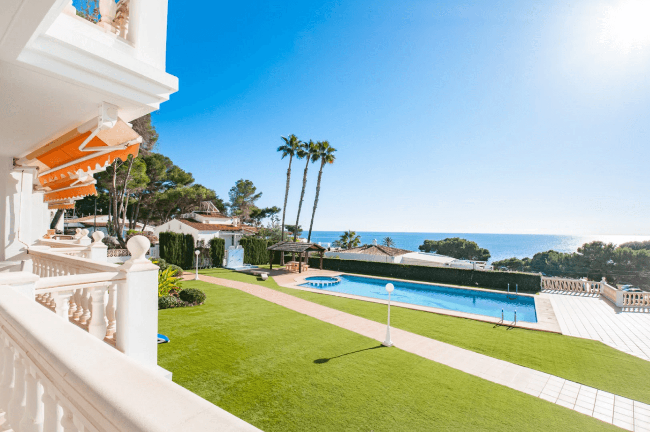 Encantador apartamento con impresionantes vistas al mar en Moraira