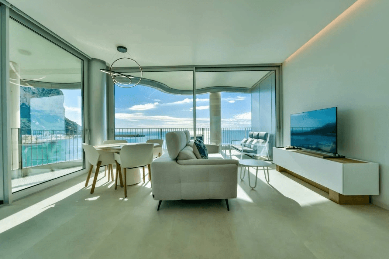 Exclusiva y privada apartamento en primera línea de mar en Calpe