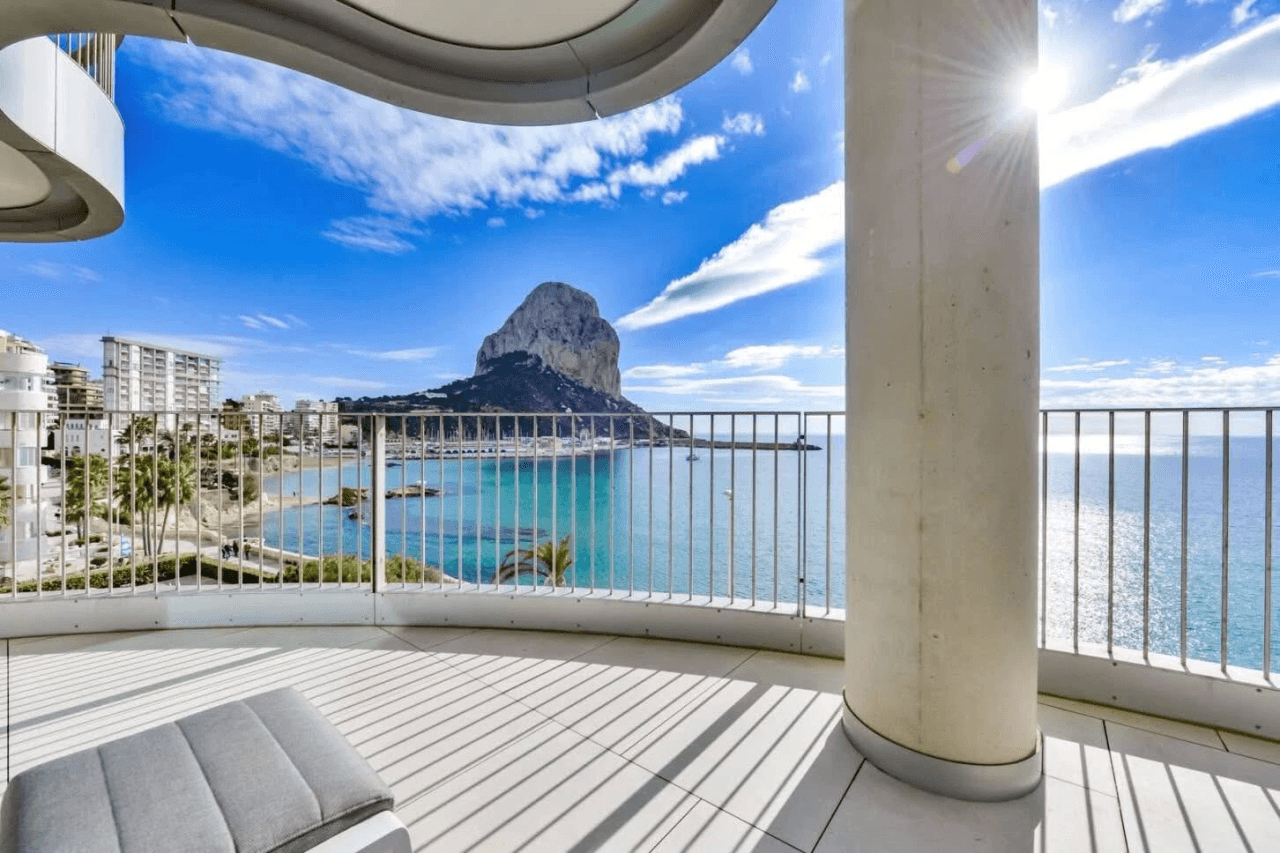 Exclusiva y privada apartamento en primera línea de mar en Calpe