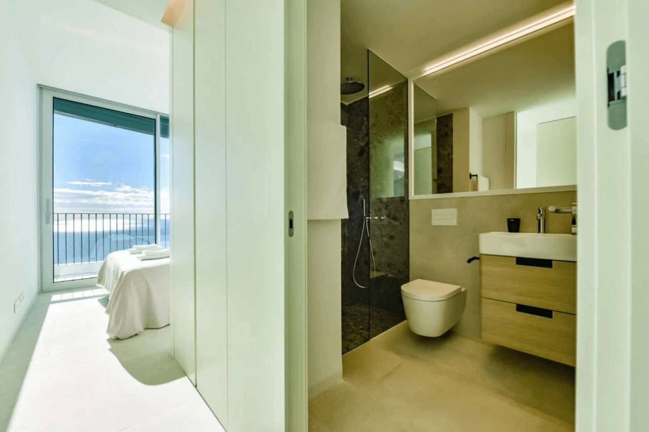 Exclusiva y privada apartamento en primera línea de mar en Calpe