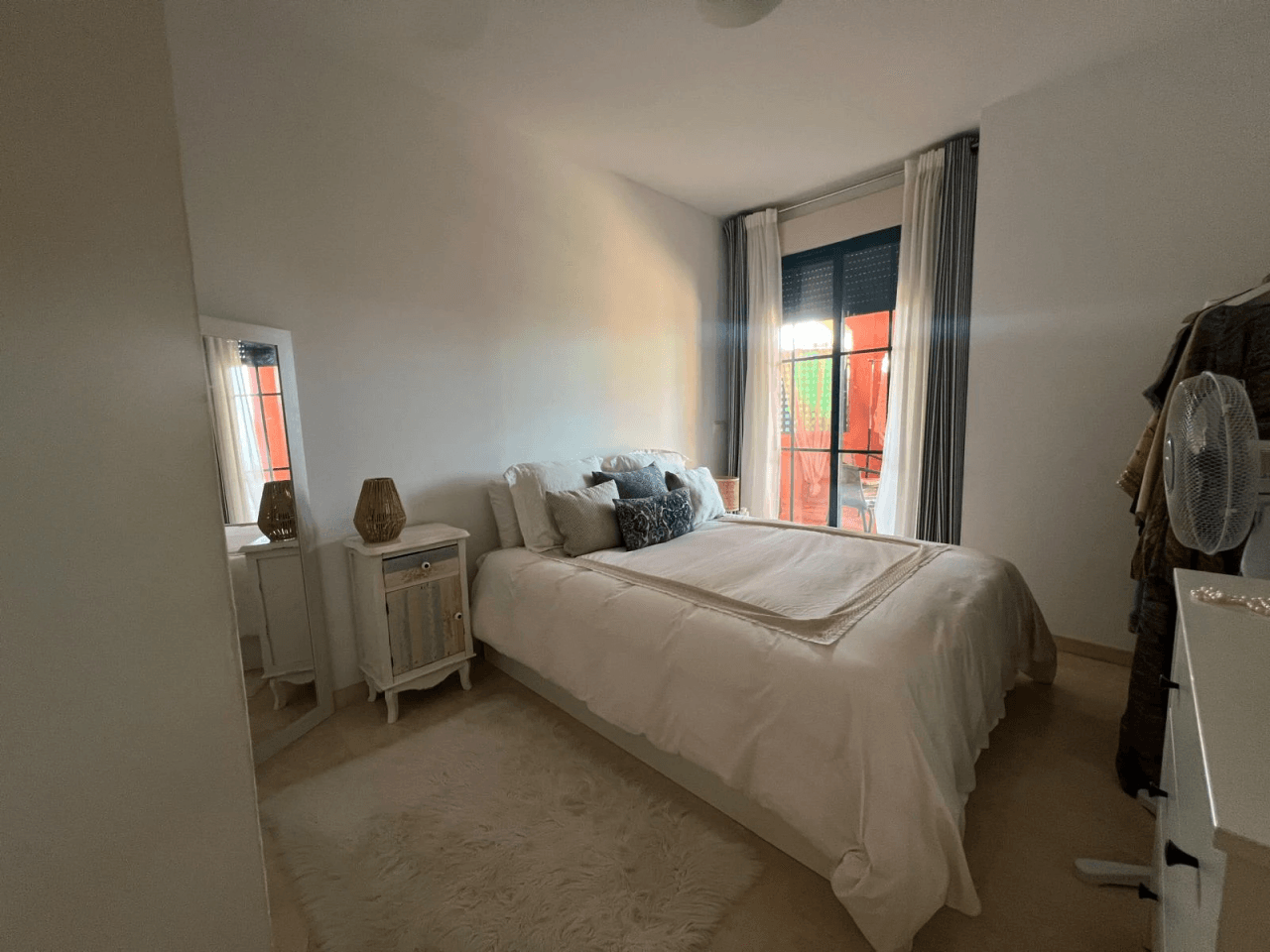 Apartamento con propia parcela ajardinada