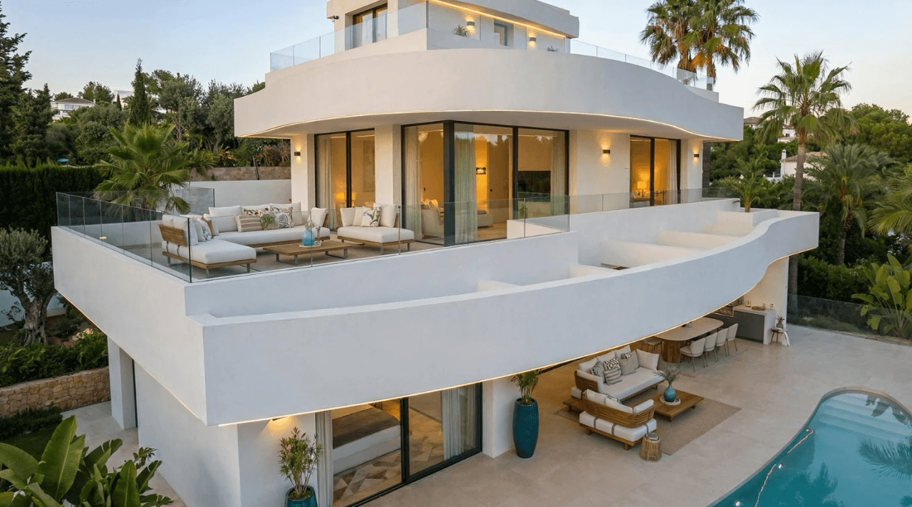 Villa de diseño exquisito con vistas panorámicas al mar