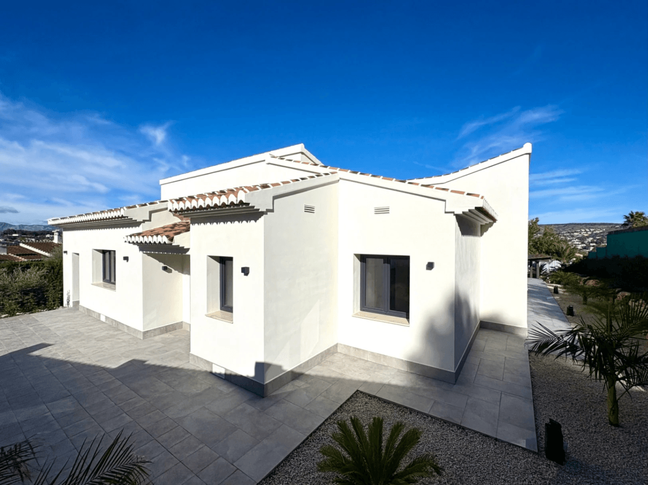 Villa nueva moderna con vistas al Montgo en Javea