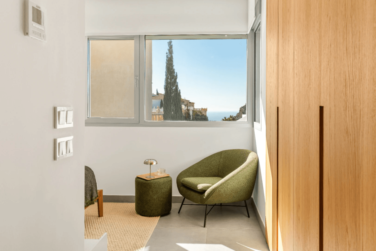 Villa lista para entrar a vivir con vistas al mar