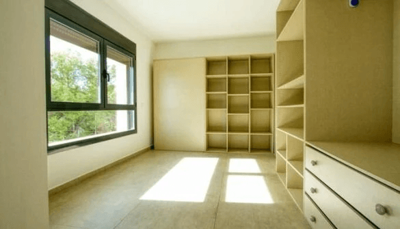 Villa de nueva construcción de 4 dormitorios en Calpe con vistas al mar.