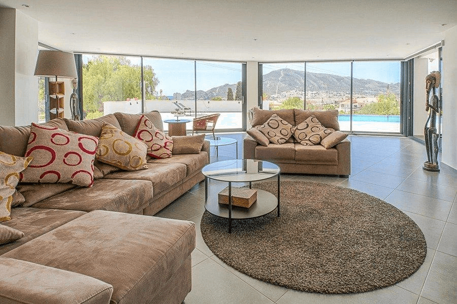 Espaciosa villa moderna con vistas al mar cerca de la costa de Altea