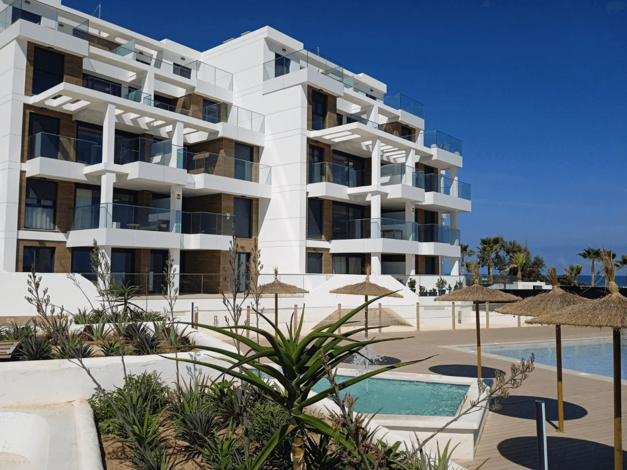 Exclusiva promoción residencial en primera línea de playa en Dénia