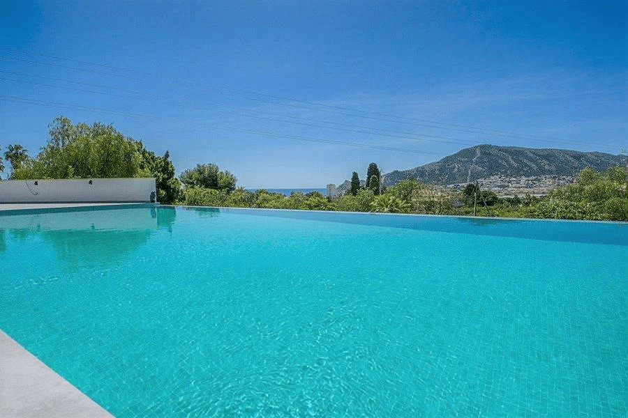 Espaciosa villa moderna con vistas al mar cerca de la costa de Altea