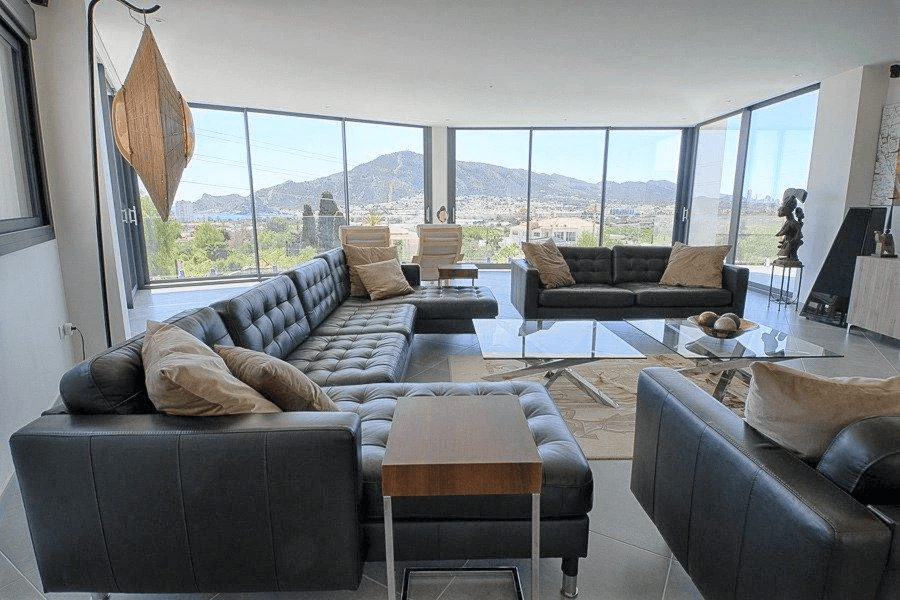 Espaciosa villa moderna con vistas al mar cerca de la costa de Altea