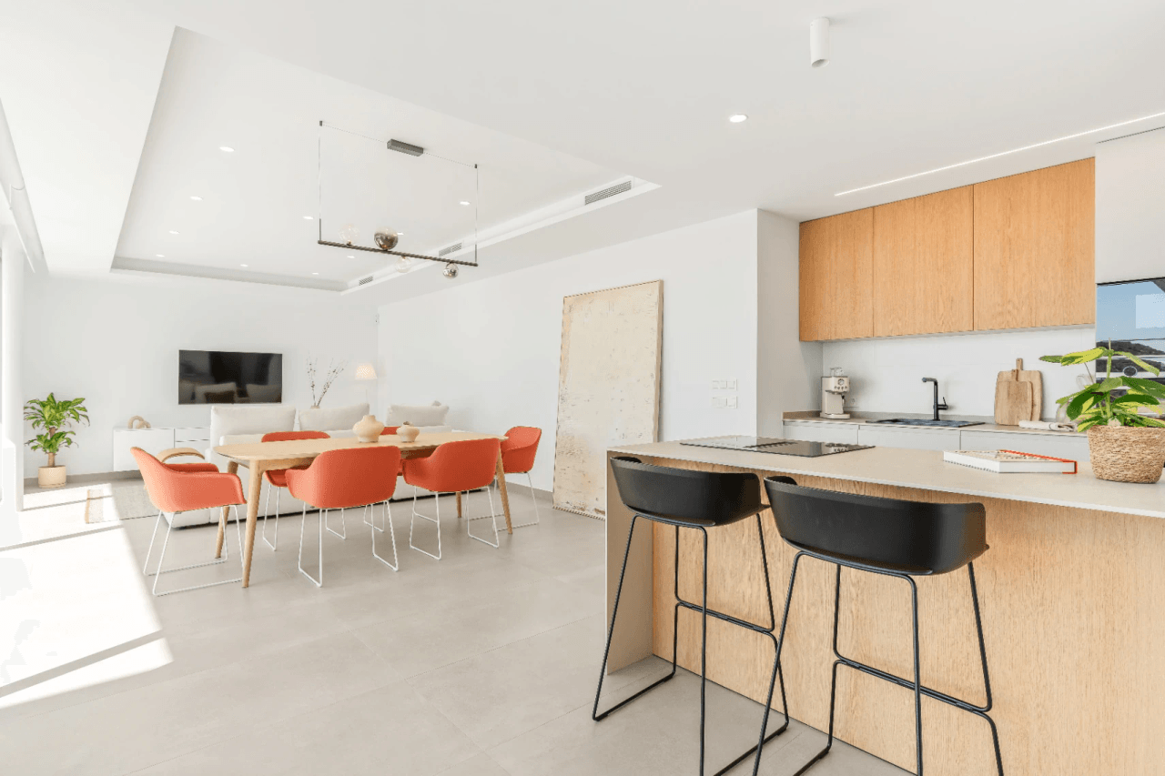 Villa lista para entrar a vivir con vistas al mar