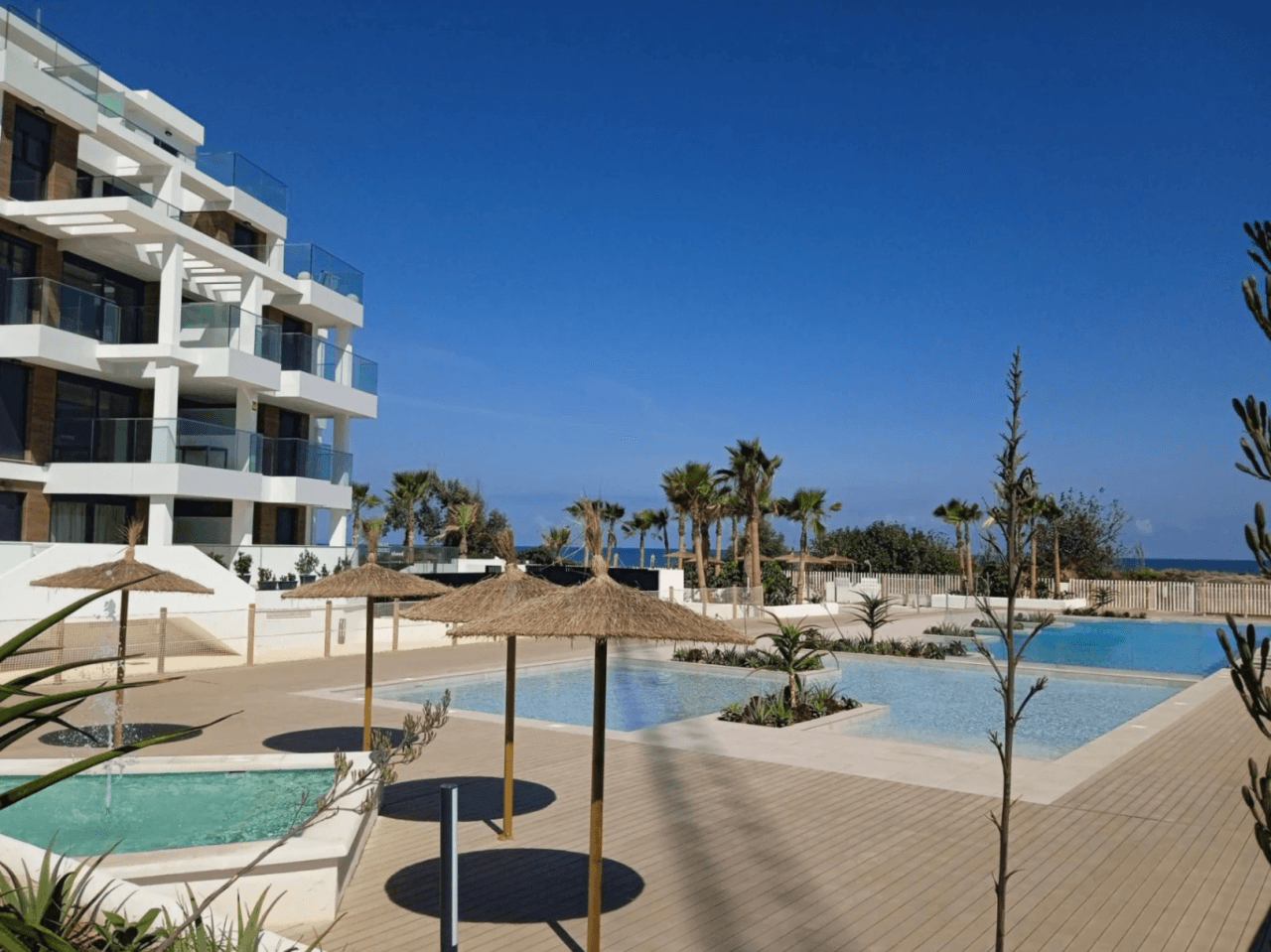 Exclusiva promoción residencial en primera línea de playa en Dénia