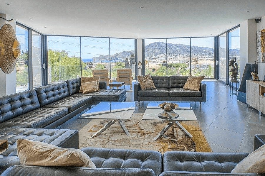 Espaciosa villa moderna con vistas al mar cerca de la costa de Altea