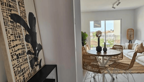Moderno Apartamento Nuevo de 2 Dormitorios en Urbanización con Jardín y Piscina Comunitaria