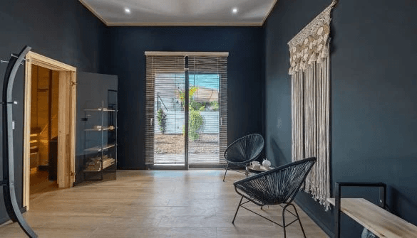Villa Moderna de Una Planta con Vistas Panorámicas a la Montaña
